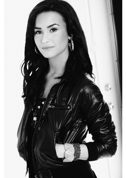 Demi Lovato Popstar Photoshoot Sneak Peek May 29 2009 demipopstar